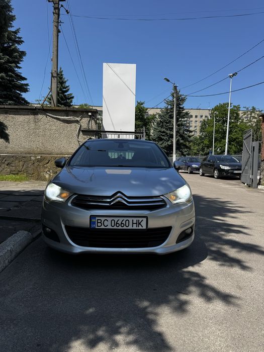 Продам авто свтроен с4