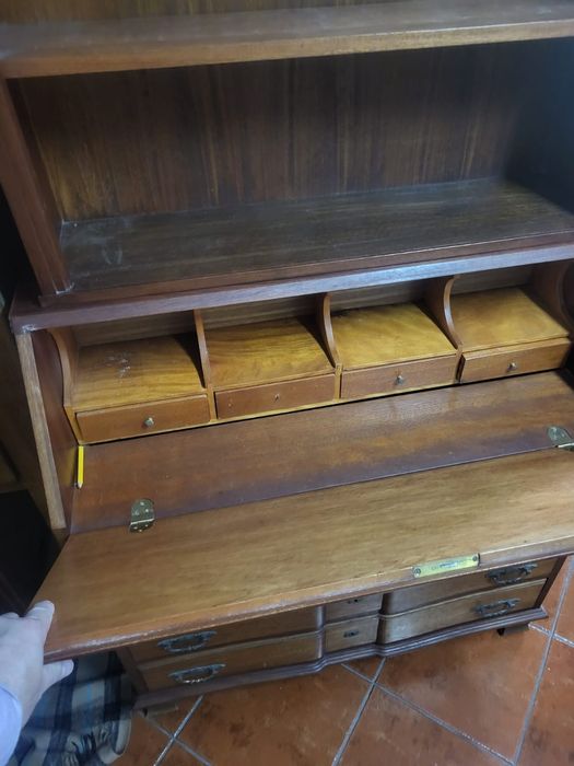 Comoda com papeleira e alcado