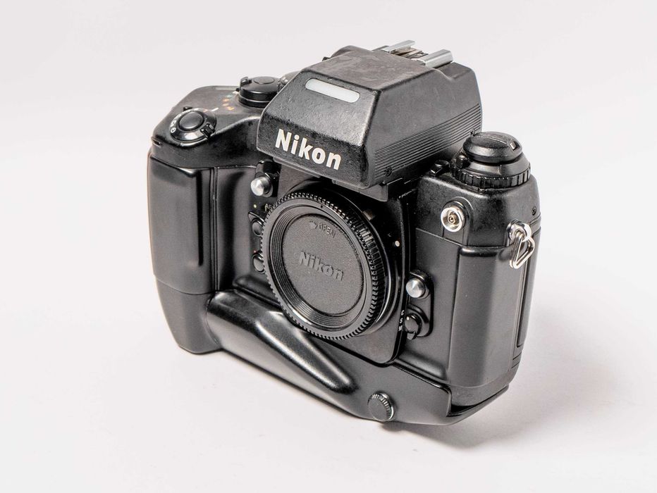 profesjonalna lustrzanka Nikon F4 na części / do naprawy !! UWAGA, SPRZEDAWANY BEZ battery packa mb-21 !!