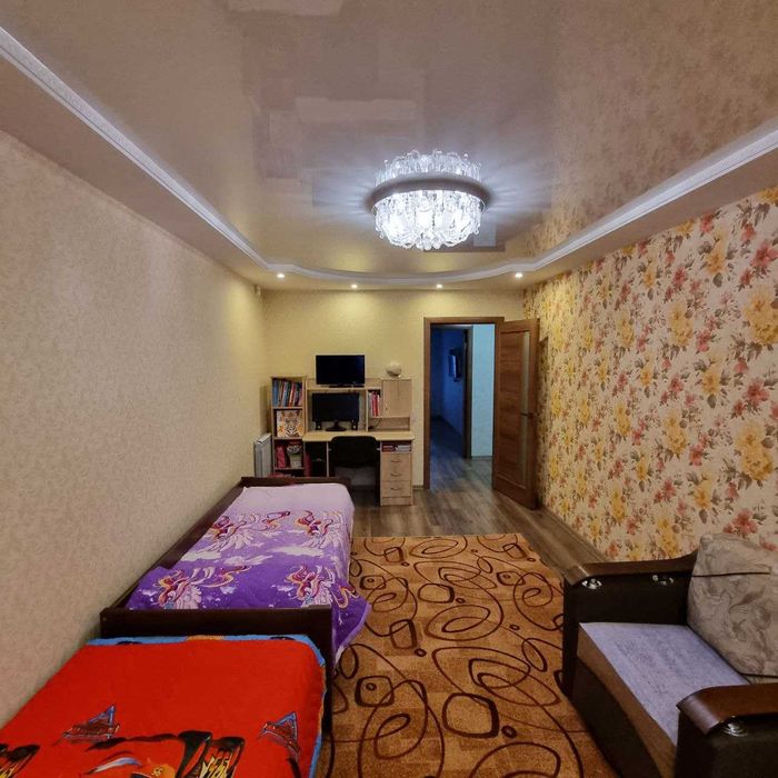 Продам 3к Парус Коммунар Свежий  ремонт !