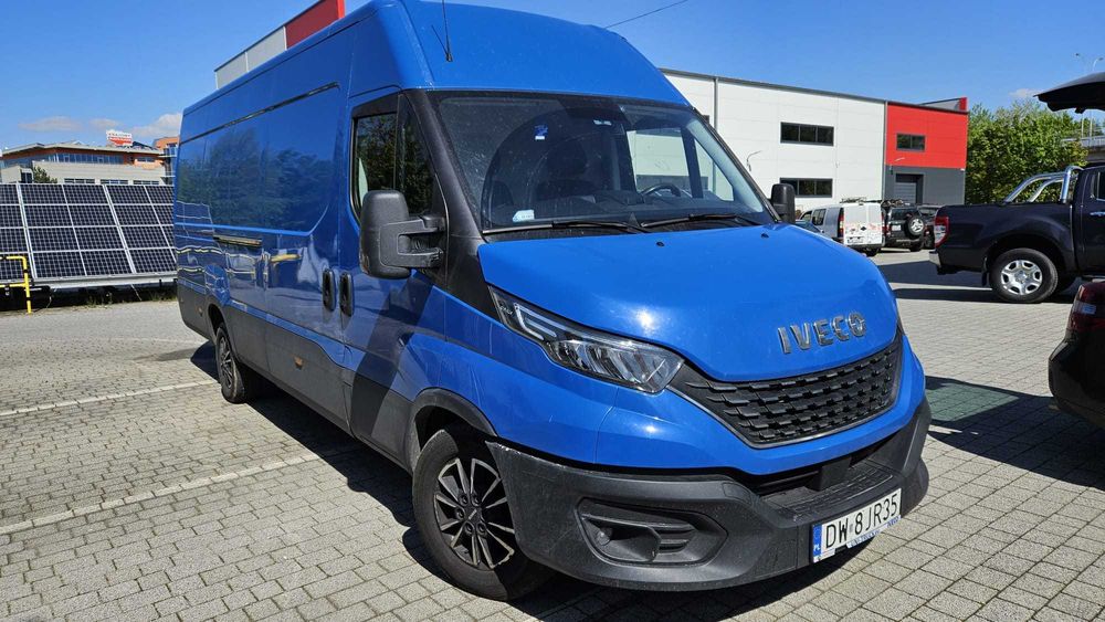 Wynajem busów Dostawczych i Lawet