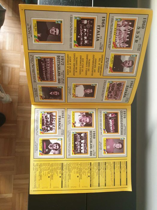 Caderneta  mundial 98 em otimo estado imcompleta