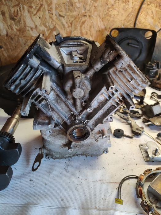 Blok silnika Briggs Stratton vanguard 16 km