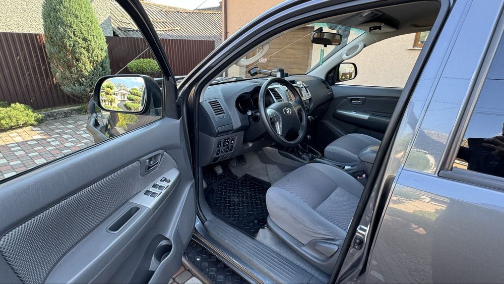 Toyota Hilux 2012 «Camping»