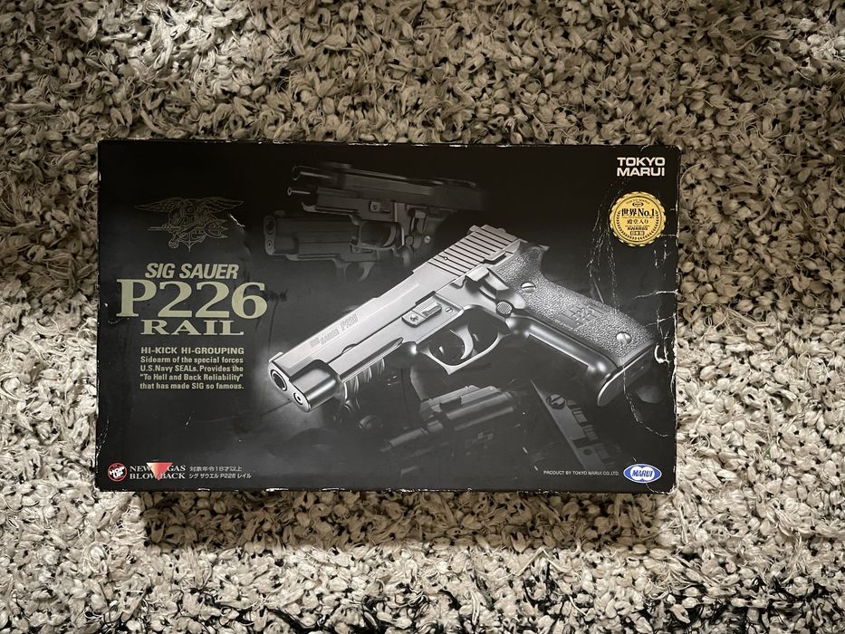 Réplica de Airsoft Tokyo Marui Sig Sauer P226 + Coldre