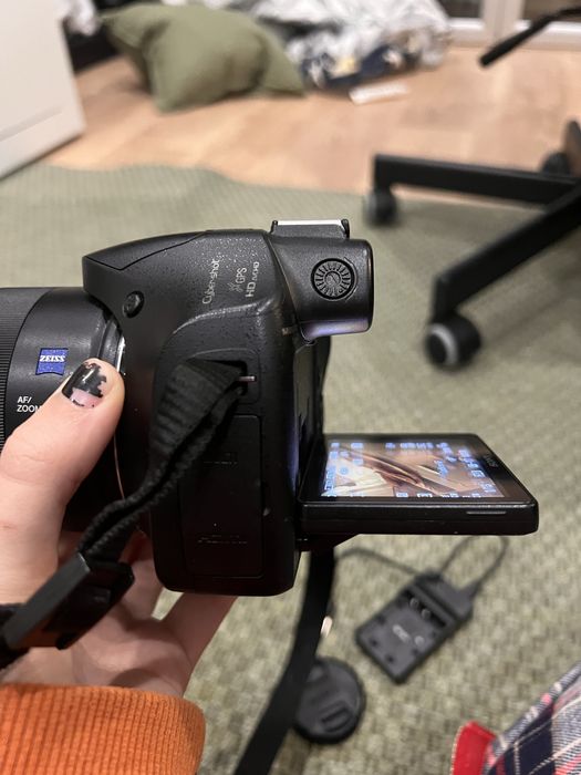 Sony Cybershot HX400V — 50x Zoom Zeiss Lens | Excellent Condition