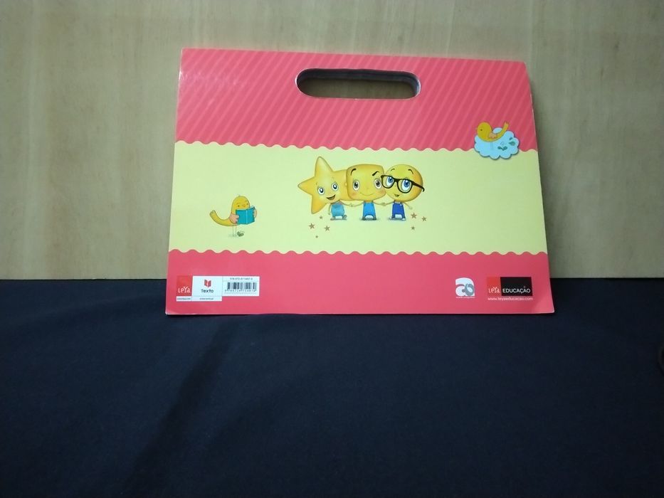 Livro do plim para crianças aprenderem da pré-escolar