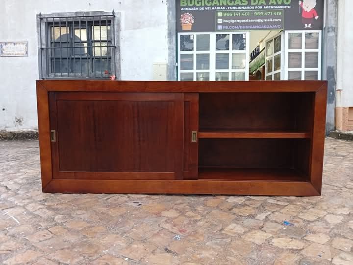 Aparador em madeira