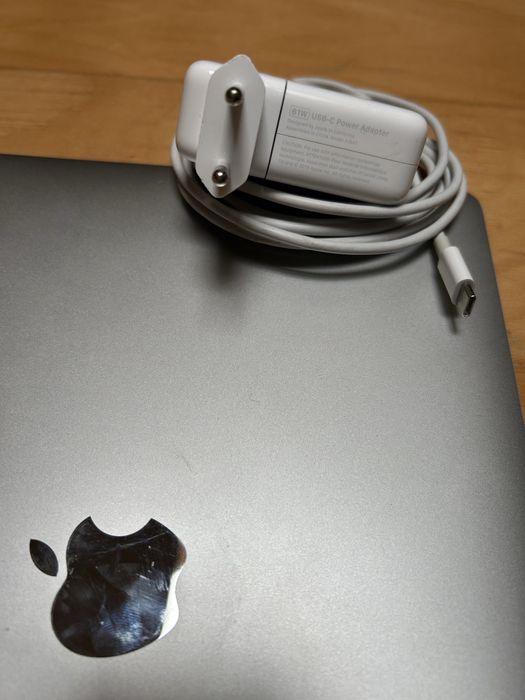 MacBook Pro 13-inch, M1, 2020 MBP 13.3 SLV 8C CPU/GPU CTO 16Gb/256Gb