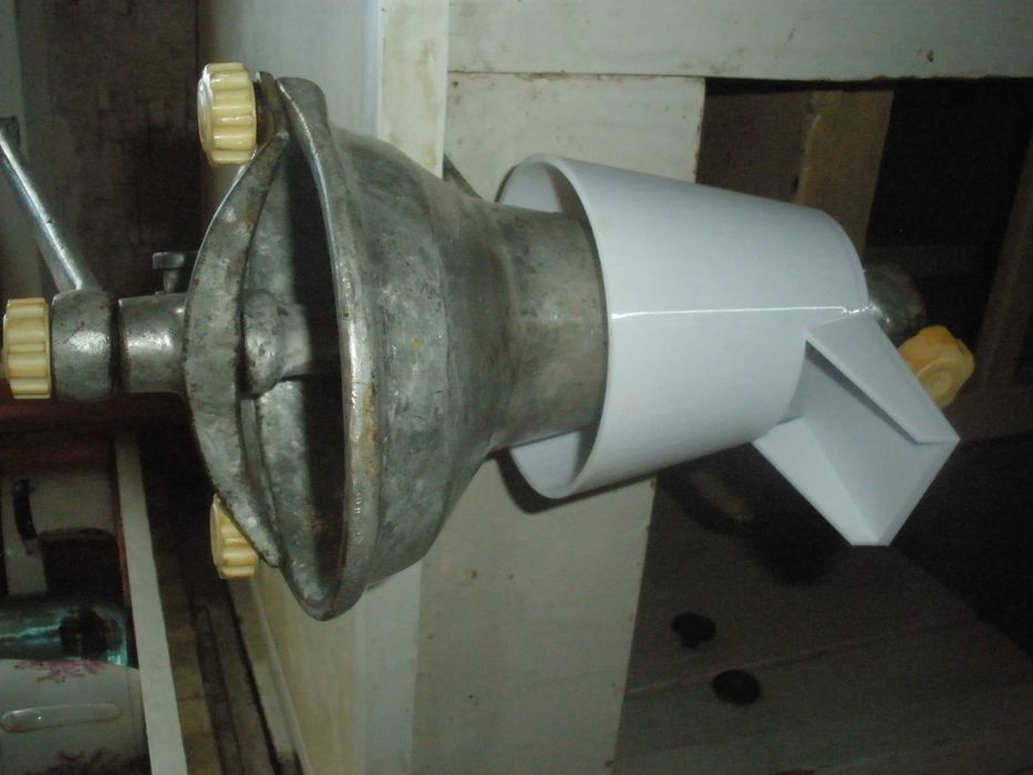 Ручна шнекова вертикальна сокодавка(соковыжималка,сокочавилка),СРСР.