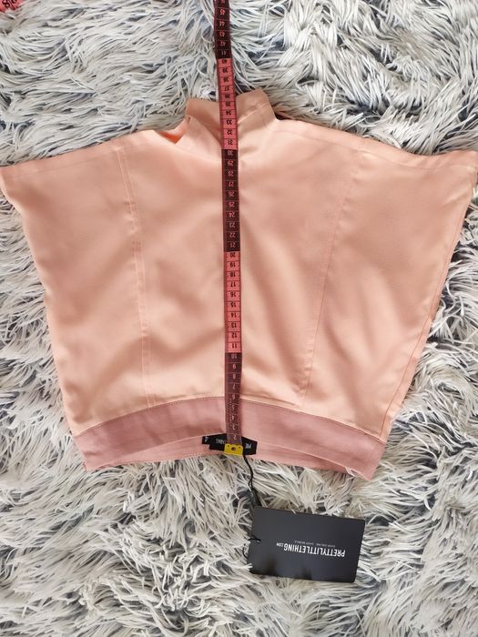 Eleganckie krótkie spodenki Pretty Little Thing XXS 32