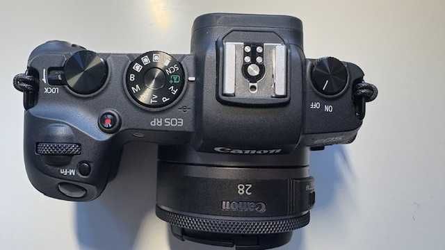 Câmara Mirrorless- Full Frame Canon EOS RP