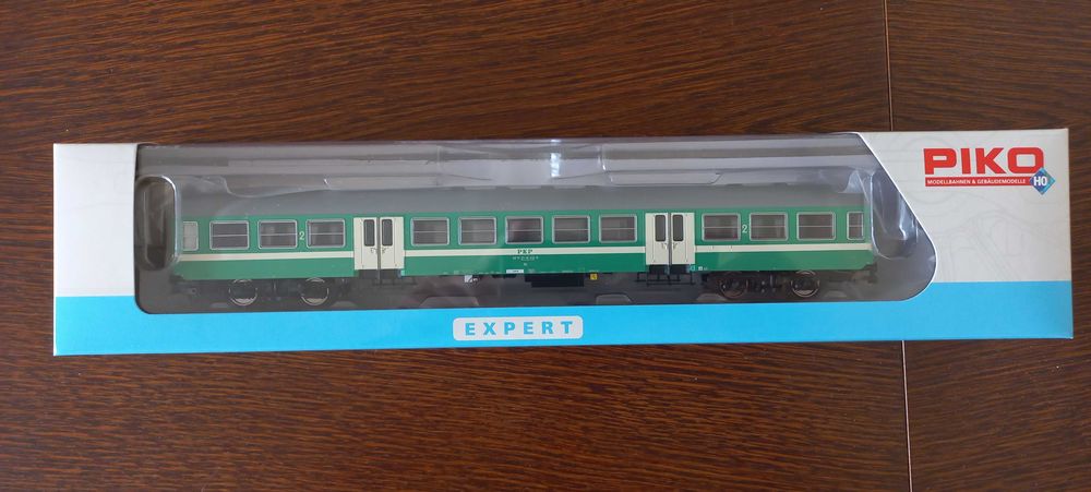 Piko 96664. Wagon pasażerski 120A, PKP, ep.V, skala H0 1:87 kolejka