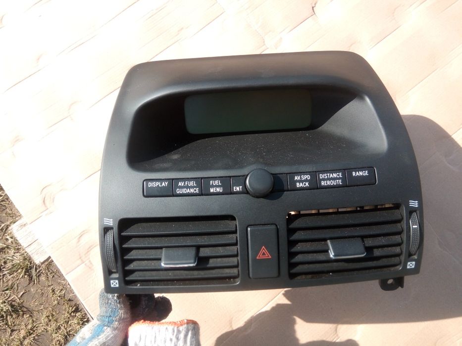 Toyota Avensis t25 03-06 wyświetlacz komputer kratki