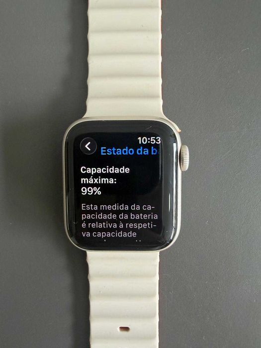 Apple Watch SE (2ª Geração) 40mm GPS – Prata (Bateria a 99%)