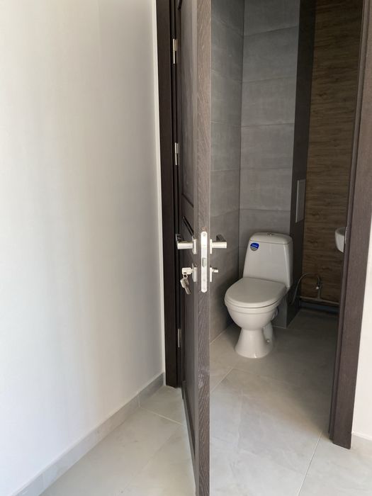 Оренда комерційного приміщення на Проспекті Степана Бандери 12А.