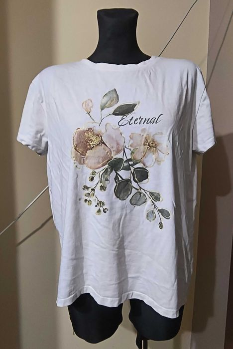 Biały T-Shirt z nadrukiem kwiaty Sinsay bawełna basic casual bawełna