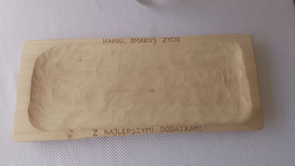 Drewniana deska do serwowania / półmisek wykonany ręcznie z wysokiej jakości drewna