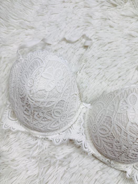 Biustonosz usztywniany 75C biały