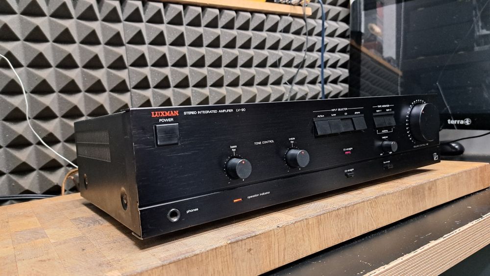 Wzmacniacz Luxman   LV-90