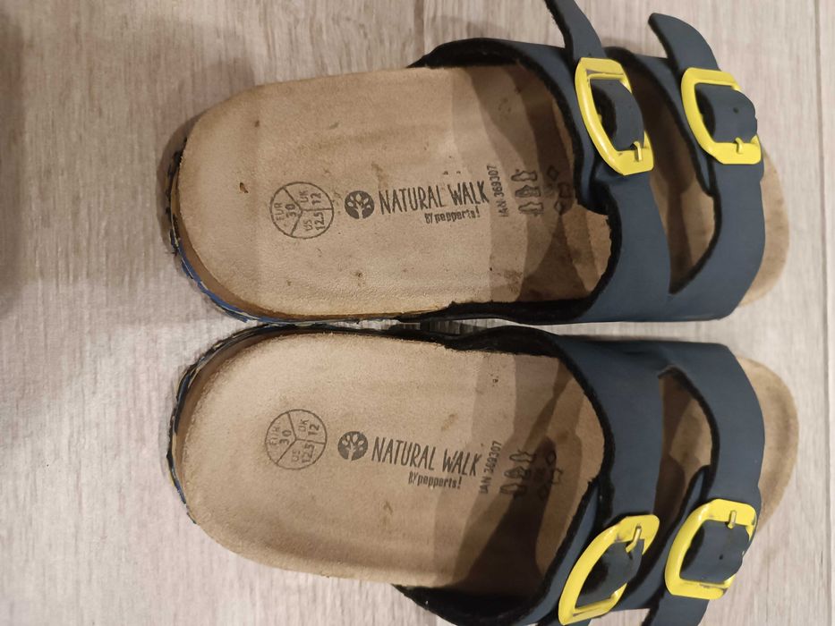 Klapki chłopięce r.30