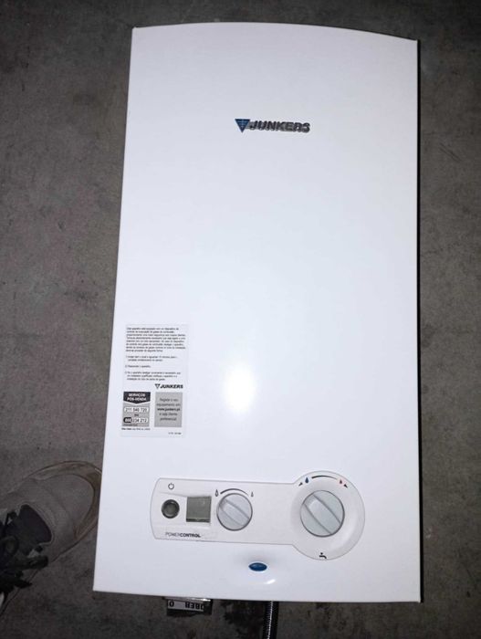 Vendo esquentador Junkers, gas natural a funcionar bem, c/display