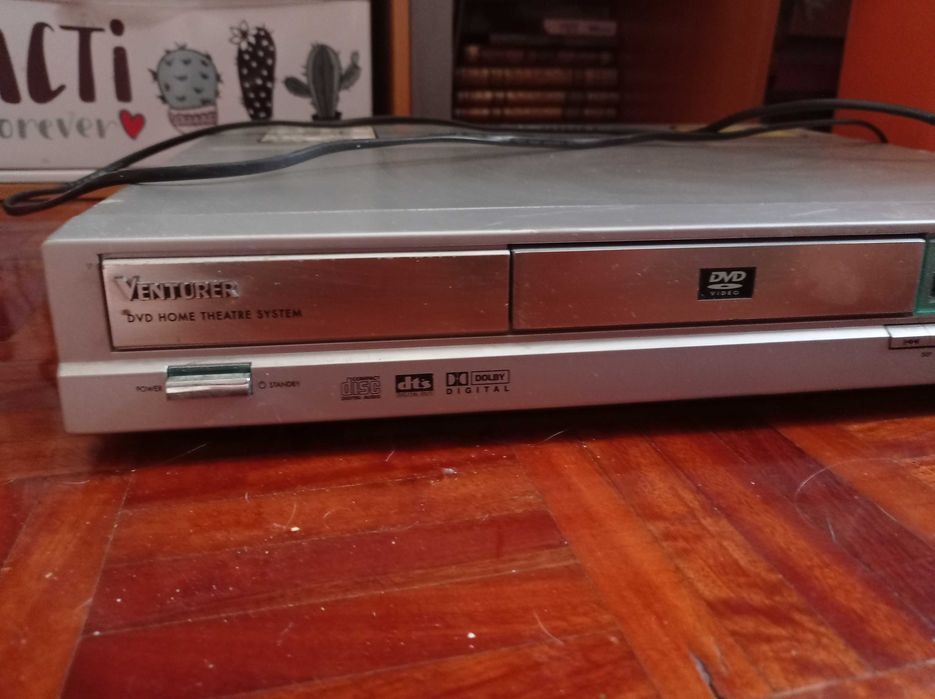 Leitor de dvds cinzento