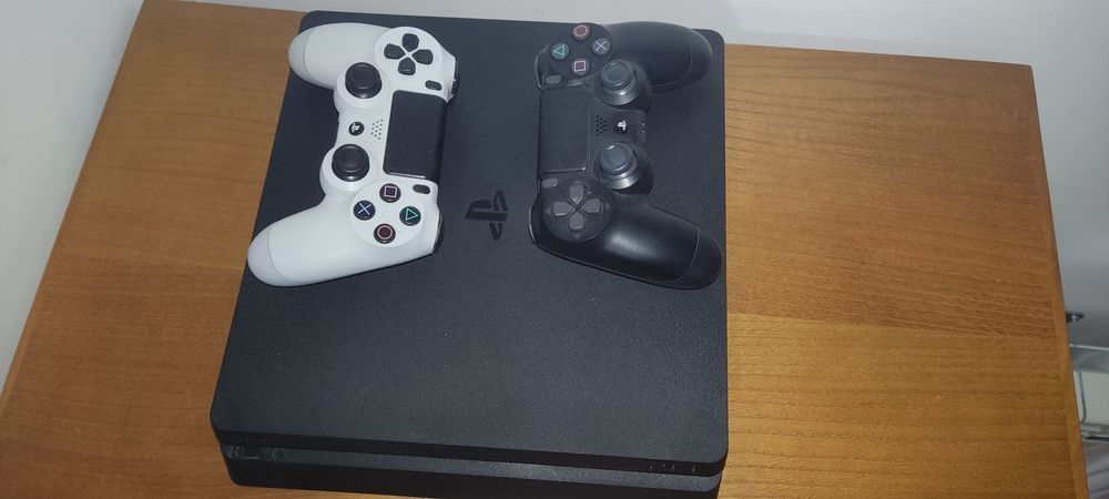 PS4 1TB + 2 Controllers + 4 Games + Gift Cards64740751833603122