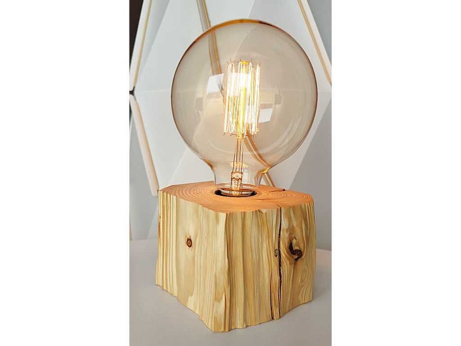 Lampka nocna z drewna