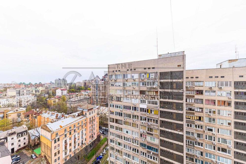 Оренда 3-кімнатної просторої квартири 134м2 по вул Б Хмельницького