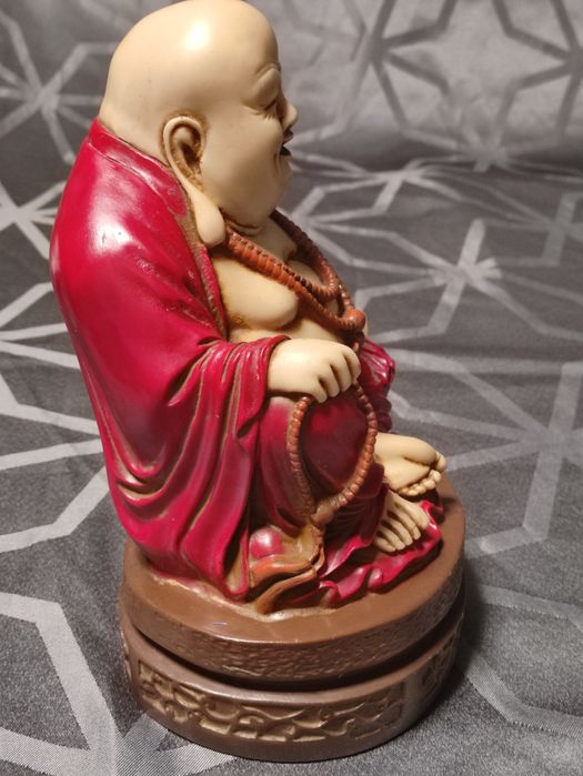 Antigo Buda em Marfinite