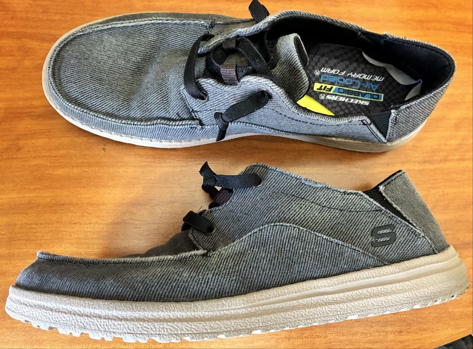 Sapatos Skechers em lona