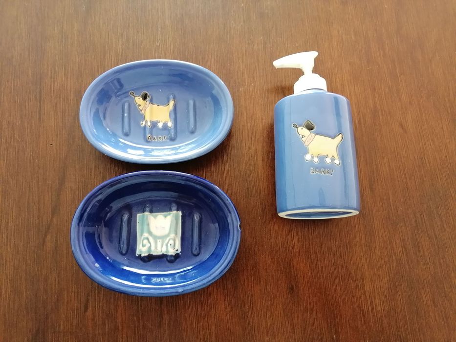 conjunto de doseador e saboneteiras junior