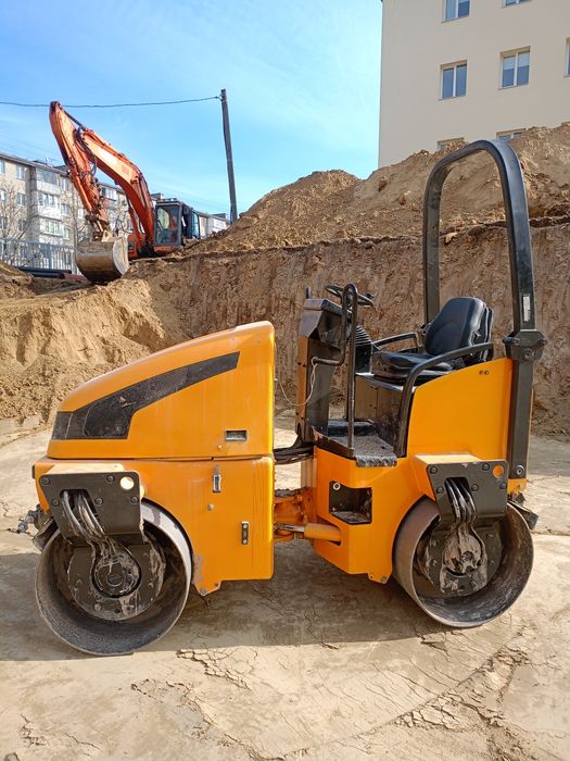 Послуги катка оренда катка трасування котлованів стадіонів вапняка