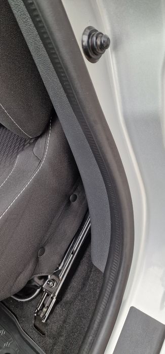 Уплотнитель резиноввый двери водителя Renault Logan,Sandero "Original"