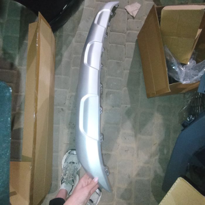 Накладка замка капота Chevrolet Trax 17-21