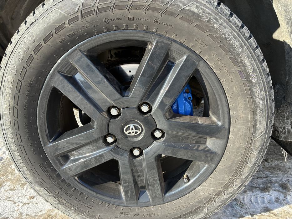 Продам Toyota Sequoia