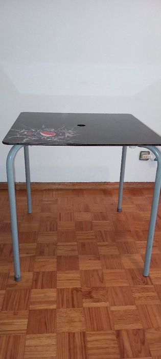 Conjunto de mesa e 4 cadeiras Pepsi Max
