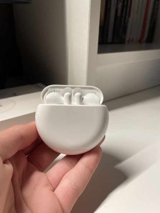 Fones Bluetooth.