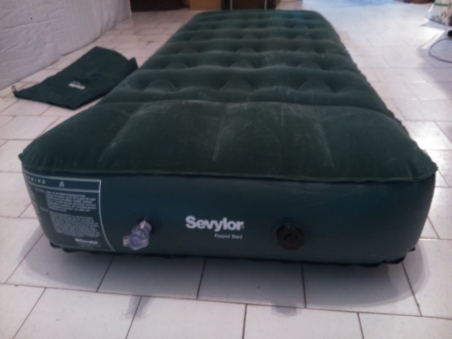 Cama, colchão de ar verde( campismo)