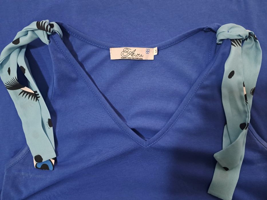 Vestido comprido azul com estampa