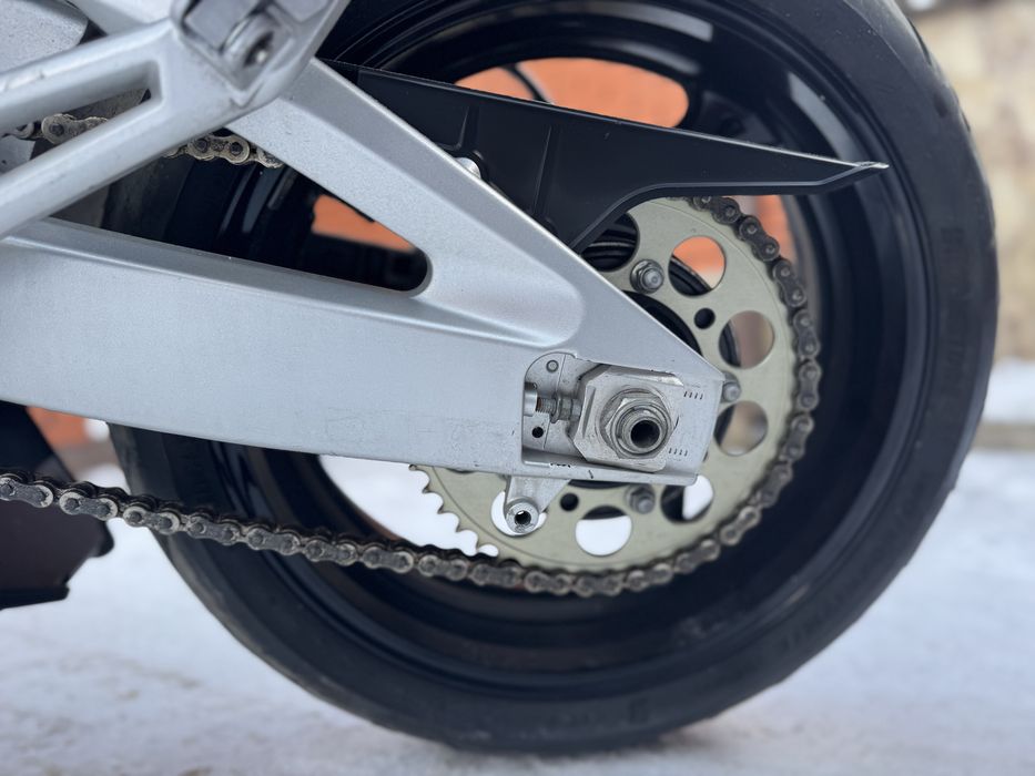 Японський мотоцикл Сузуки Suzuki GSR400 з Японіі