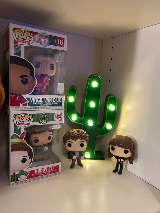 pop figures variados