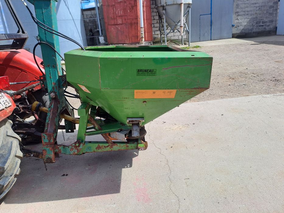 Rozsiewacz z dźwigiem Amazone ZA-X 1200l