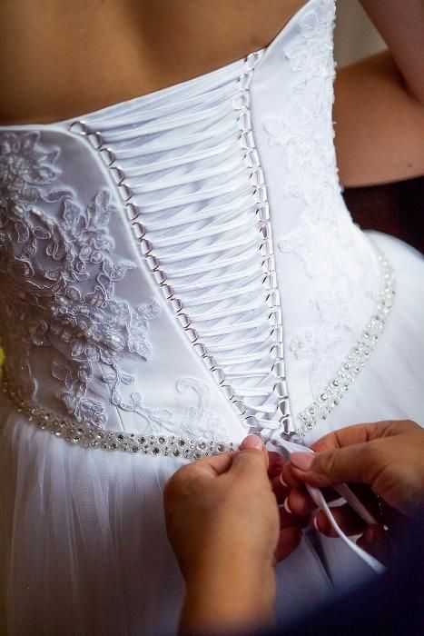 Przepiękna suknia ślubna w idealnym stanie + gratisy