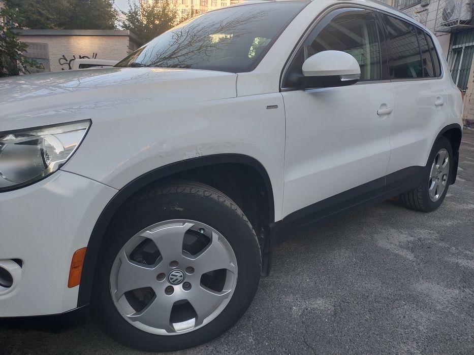 Volkswagen Tiguan 2010 VIN WVGBV7AX3AW532836 фото оголошення 10 з 17