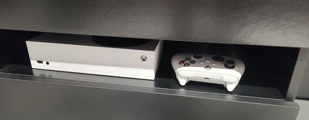 Xbox series s z padem