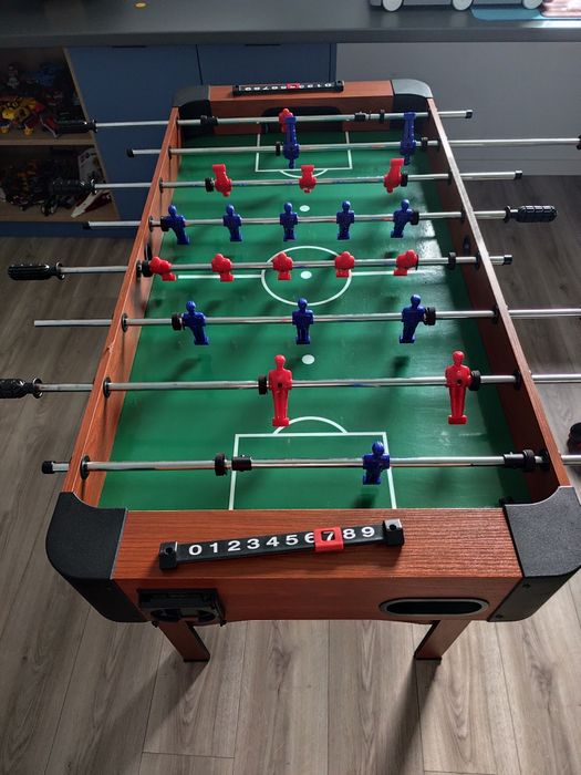 Drewniany stół piłkarzyki