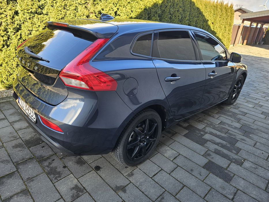 Volvo V40 D2 2.0D 120KM