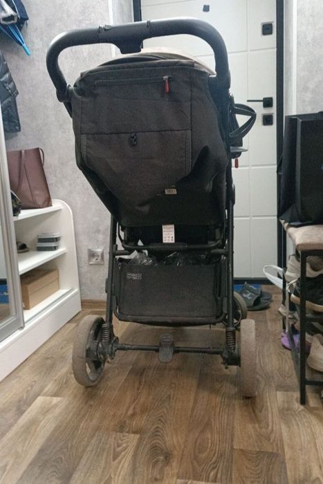 Дитяча прогулянкова коляска